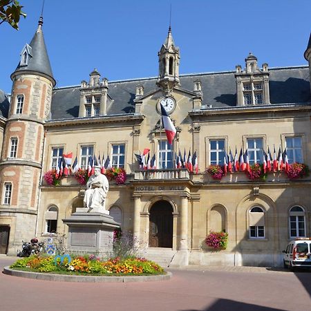 L' Ecrin De Jade Apartamento Melun Exterior foto