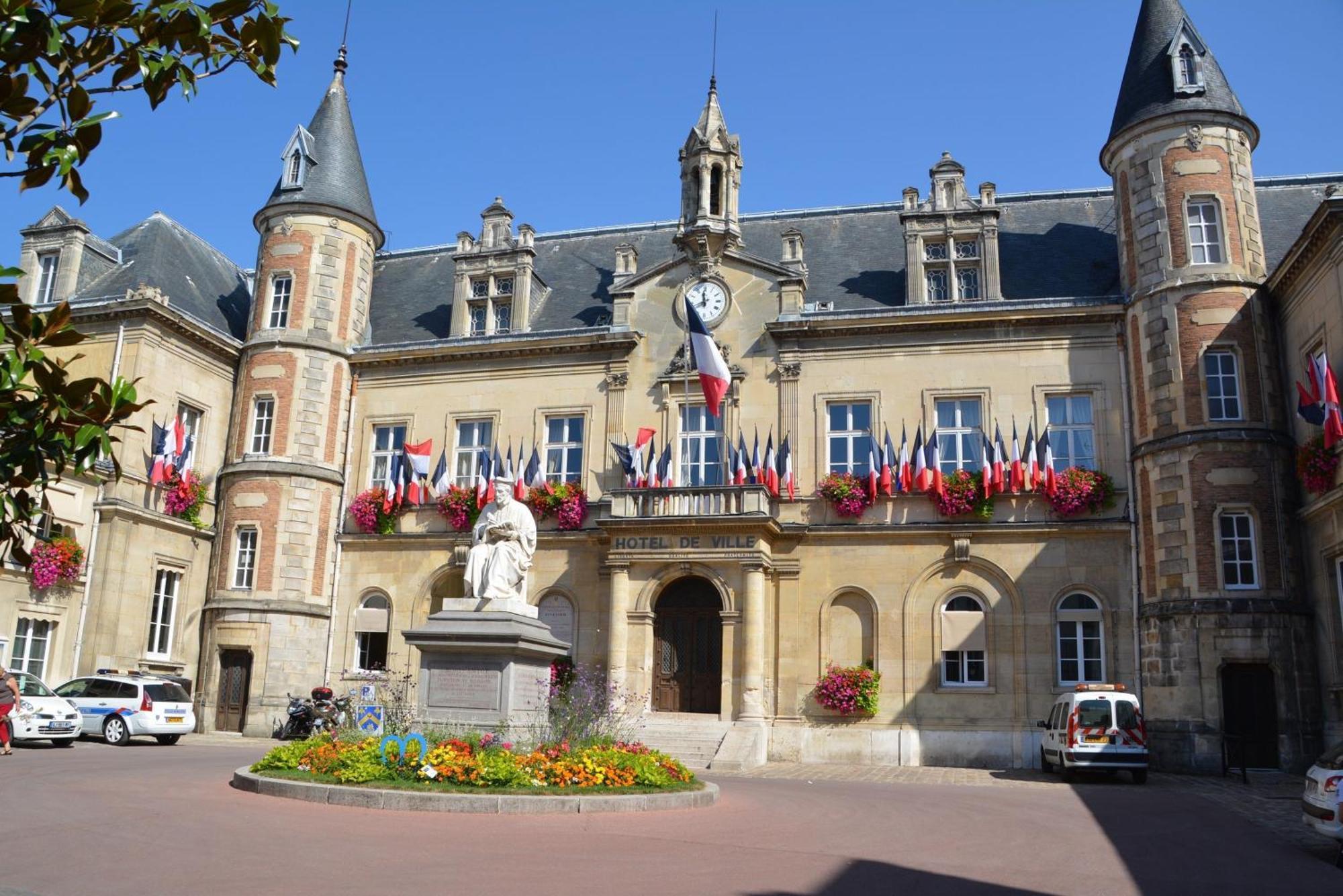 L' Ecrin De Jade Apartamento Melun Exterior foto
